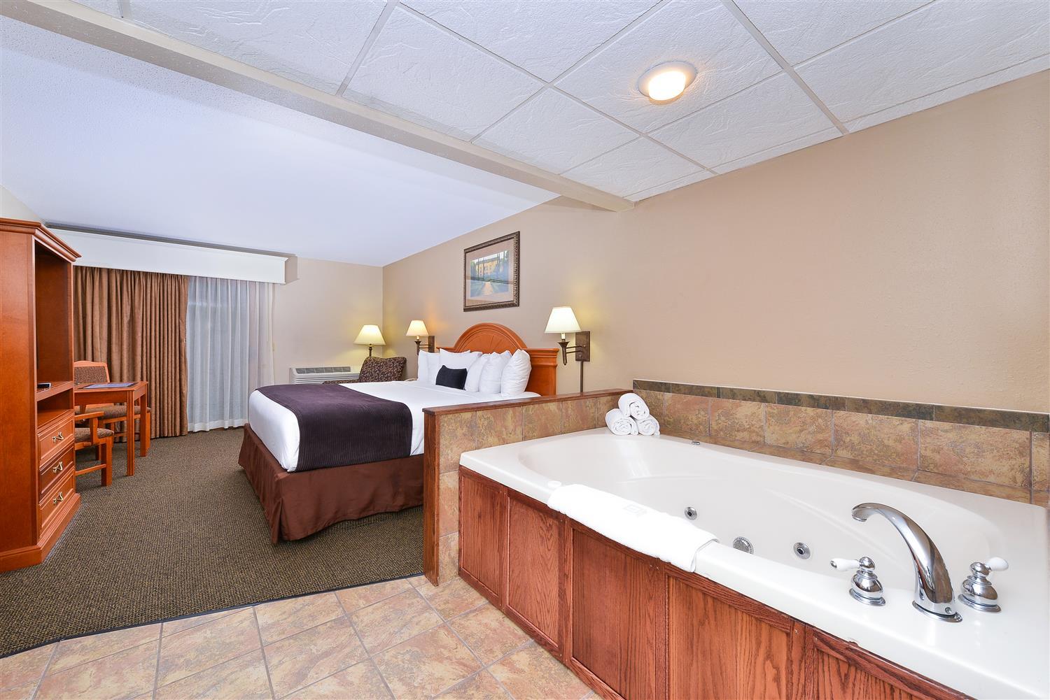 Revel Hotel Minot - Surestay Collection By Best Western Екстериор снимка