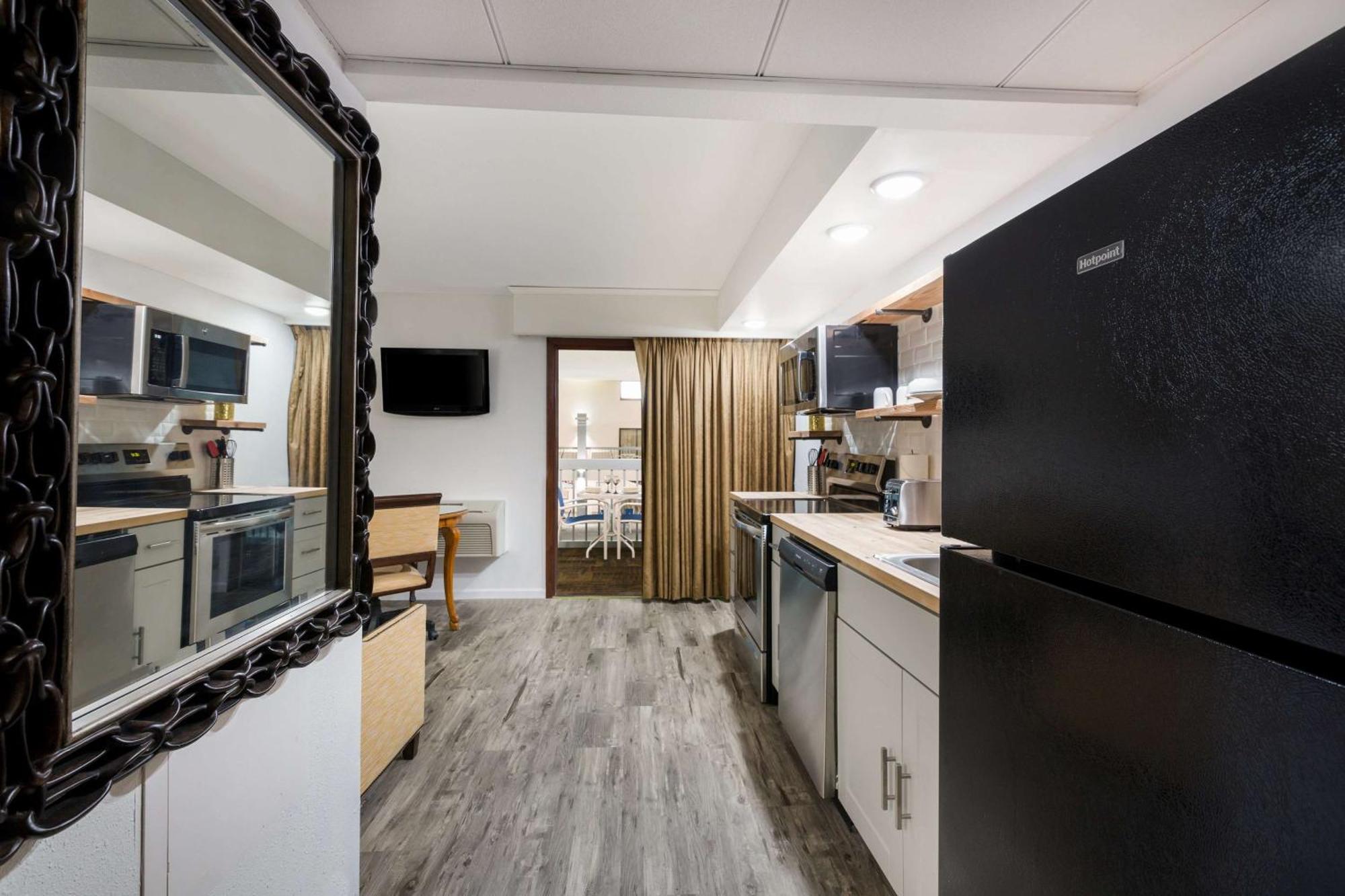 Revel Hotel Minot - Surestay Collection By Best Western Екстериор снимка