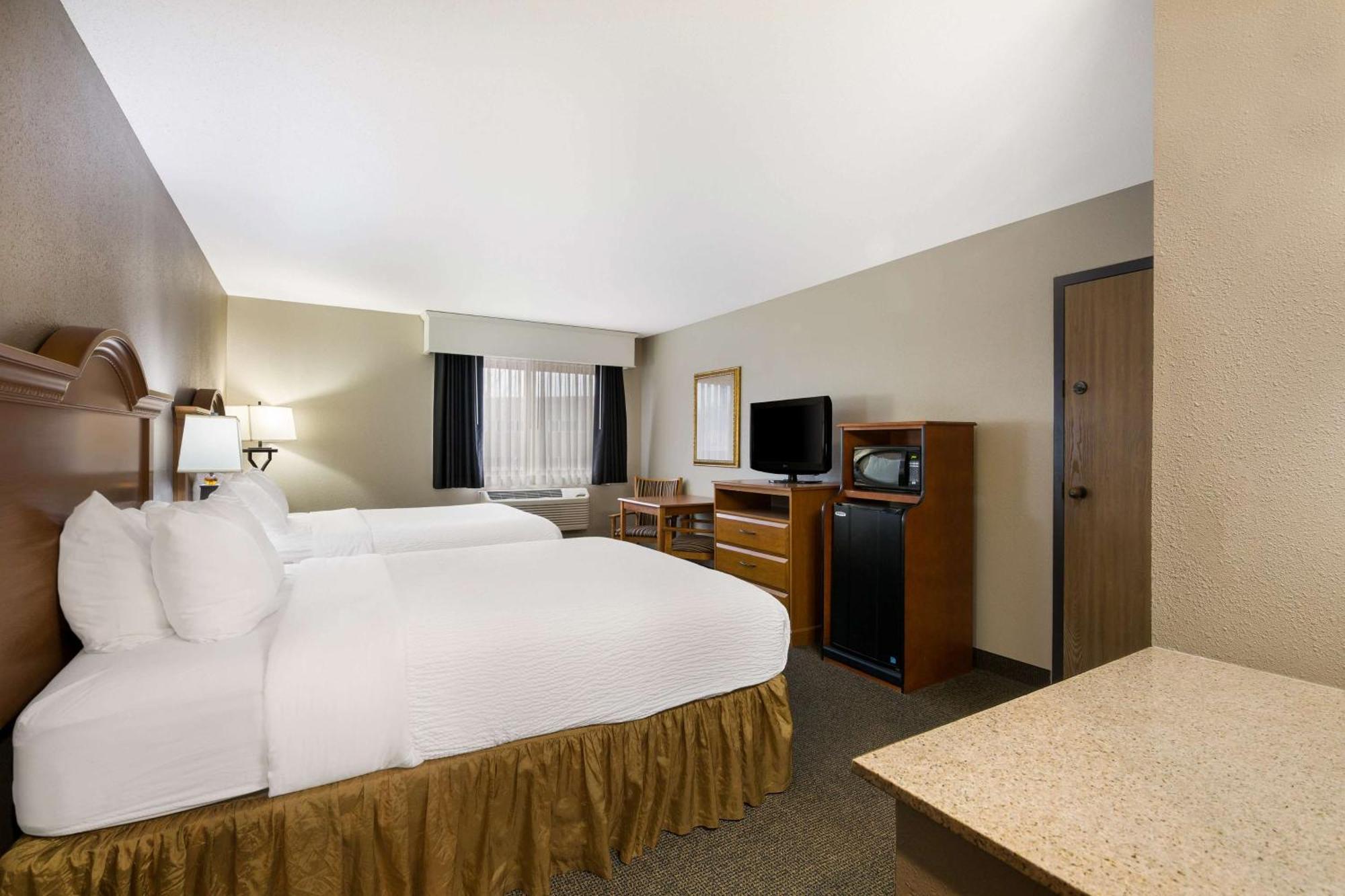 Revel Hotel Minot - Surestay Collection By Best Western Екстериор снимка